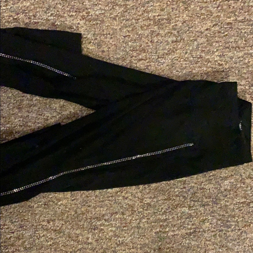 Black leggings with jewel detail